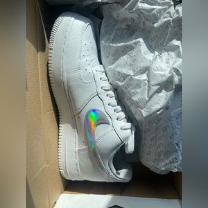 Size 9.5 women’s airforces